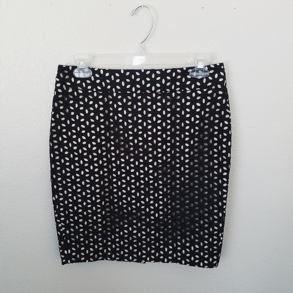 Ann Taylor LOFT Pencil Skirt - Picture 2 of 5